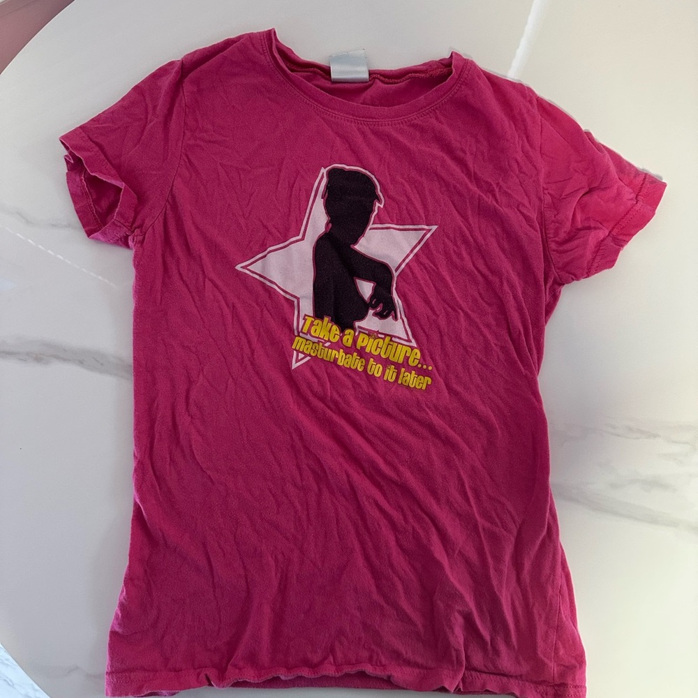 RARE Adult Graphic Tee Y2K